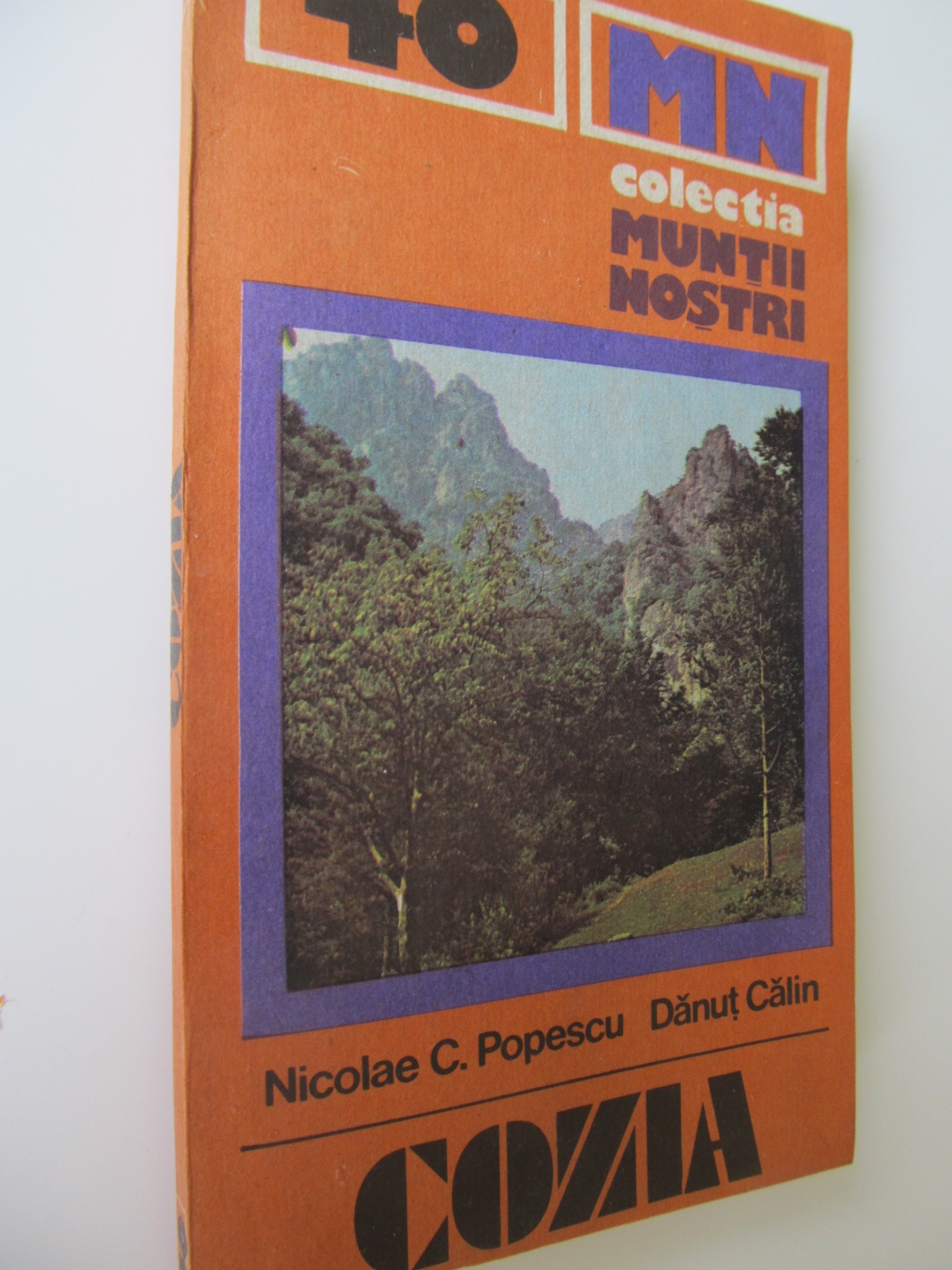 Masivul Cozia - cu harta - Nicolae C. Poescu , ... | Detalii carte