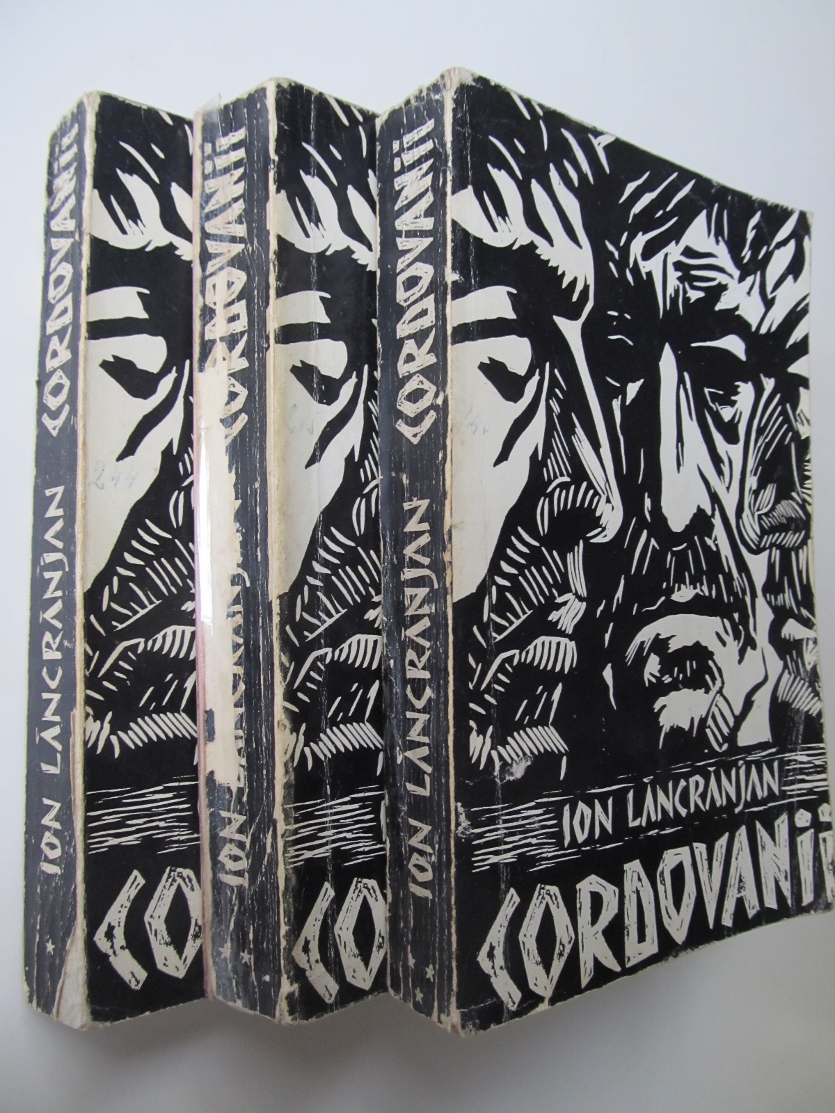 Cordovanii (3 vol.) - (ilustr. Iulian Olariu) - Ion Lancranjan | Detalii carte
