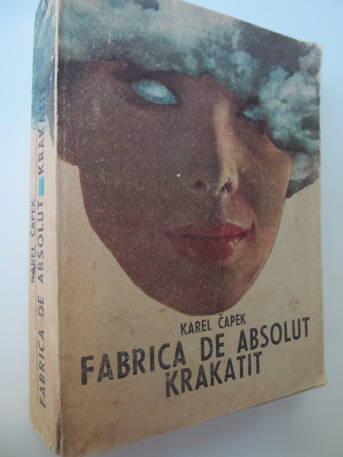 Fabrica de absolut - Karel Capek | Detalii carte