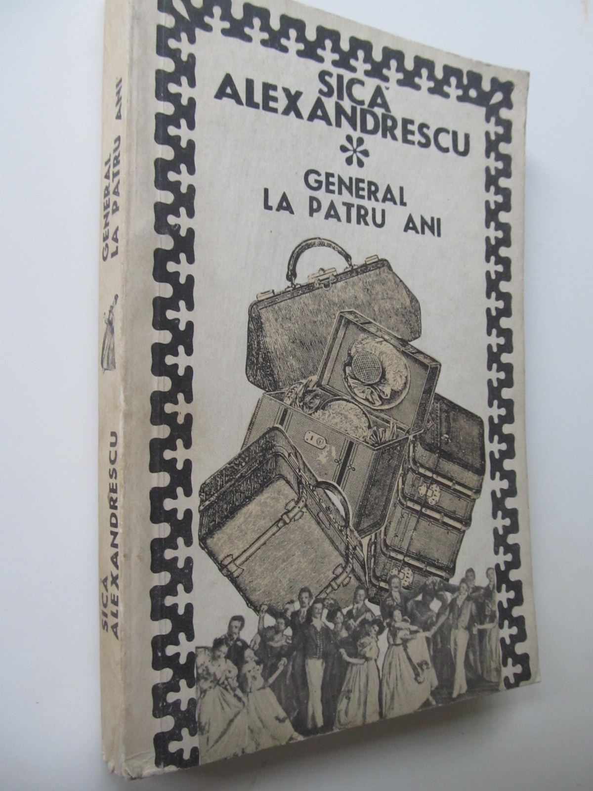 General la patru ani - Sica Alexandrescu | Detalii carte