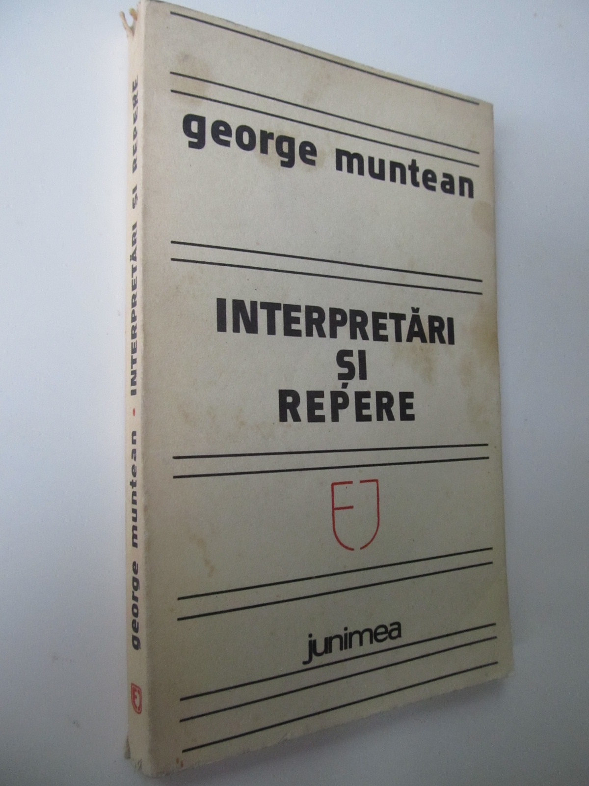 Interpretari si repere - George Munteanu | Detalii carte