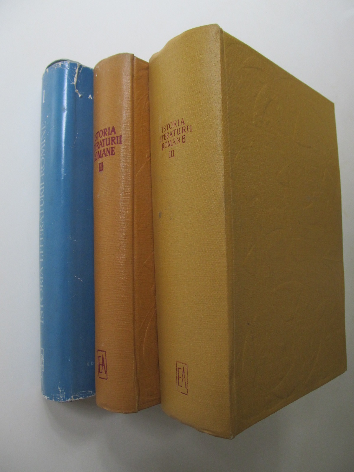 Istoria literaturii romane (3 vol.) - complet - G. Calinescu , Emil Petrovici , Alexandru Philippide , ... | Detalii carte