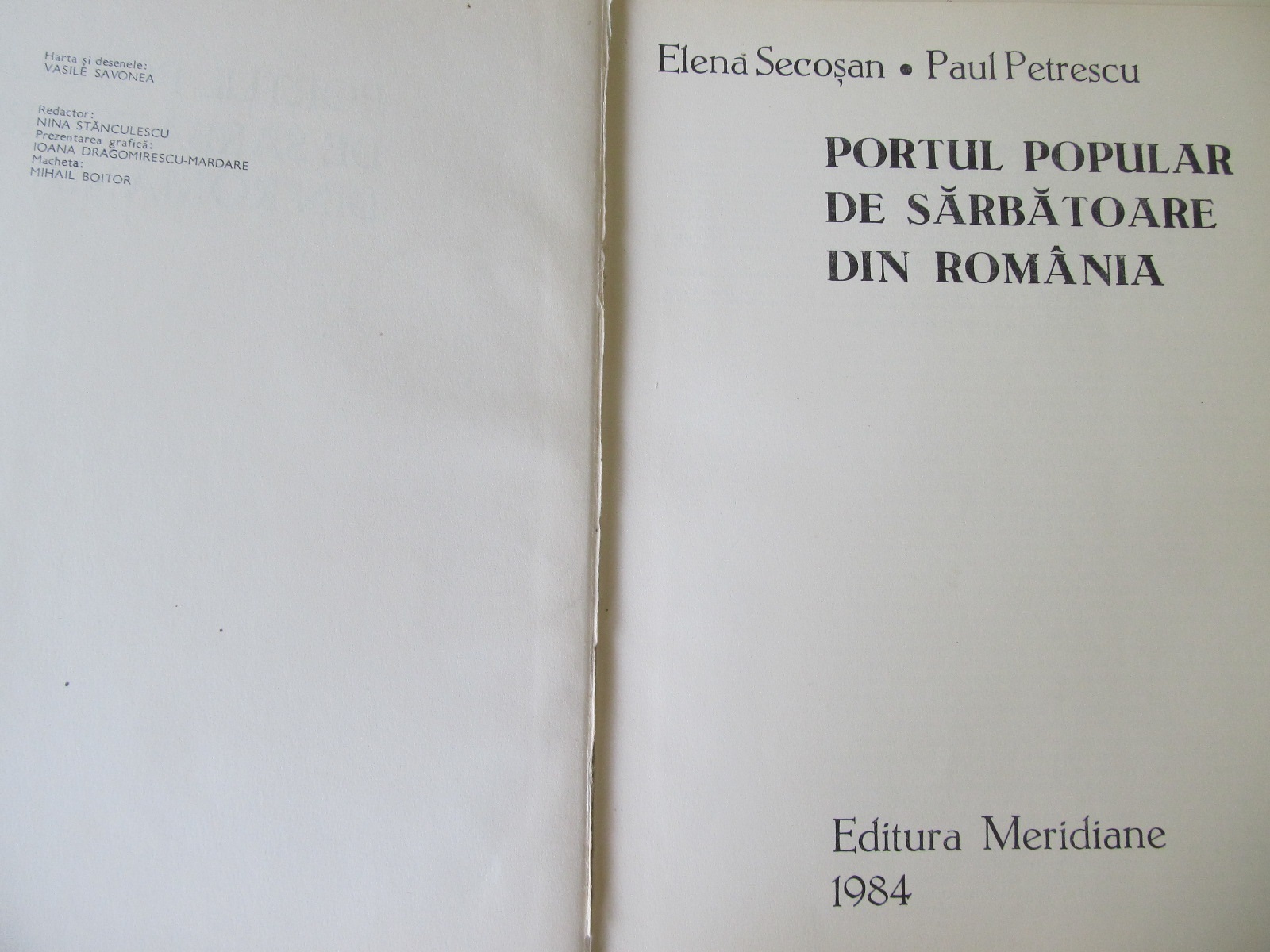 Carte Portul popular de sarbatoare din Romania - Elena Secosan , Paul Petrescu