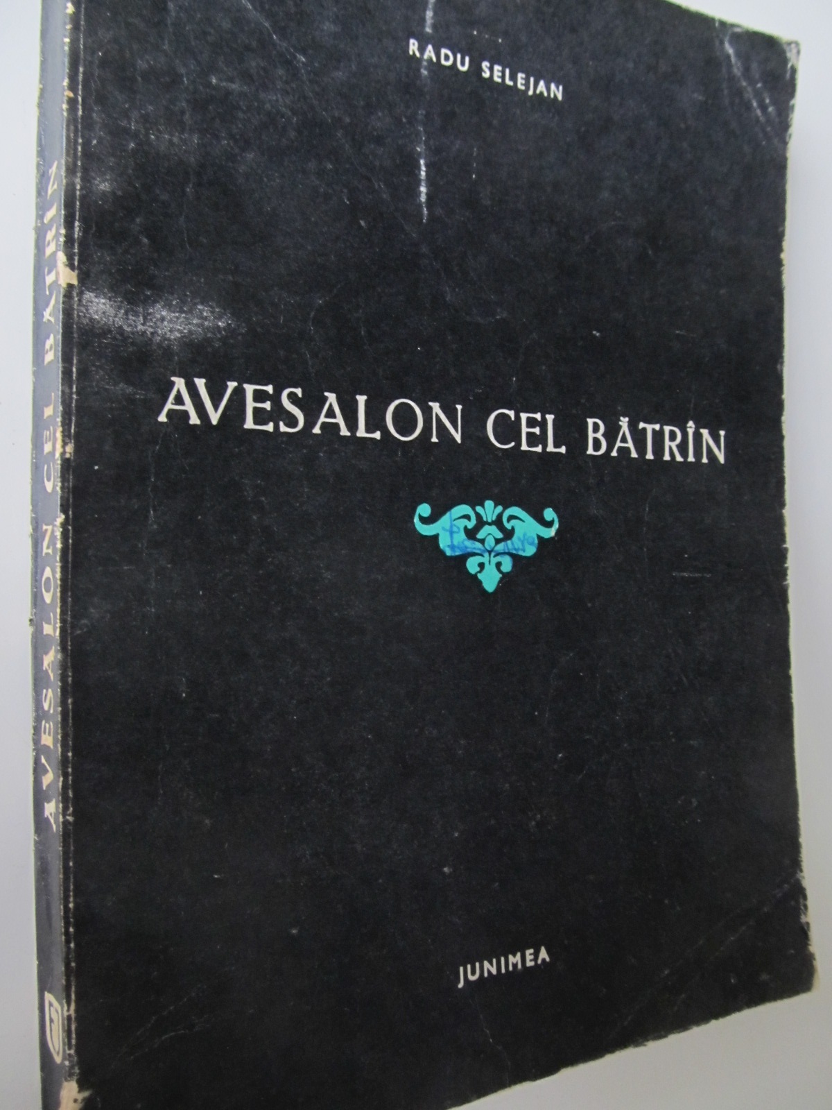 Avesalon cel Batran - Radu Selejan | Detalii carte
