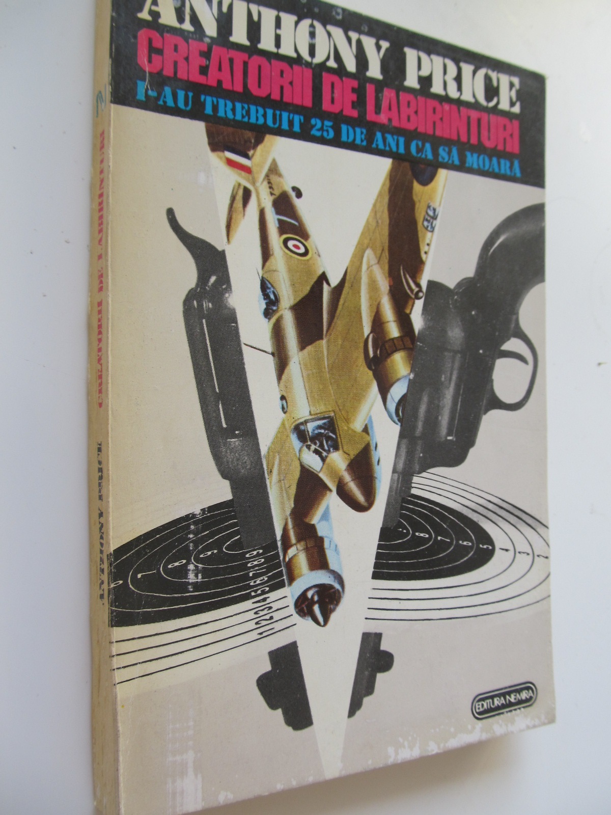 Creatorii de labirinturi - Anthony Price | Detalii carte
