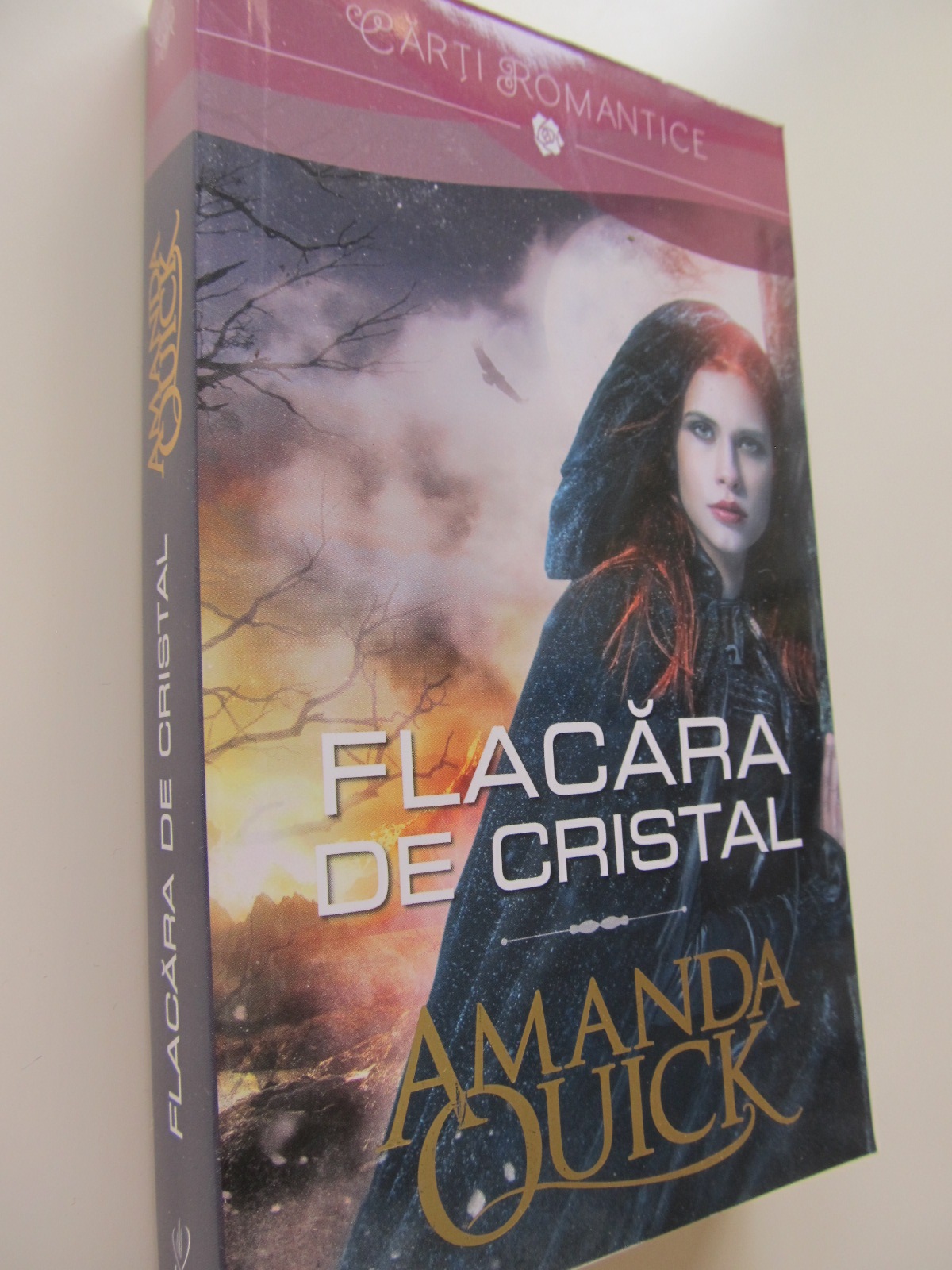 Flacara de cristal - Amanda Quick | Detalii carte