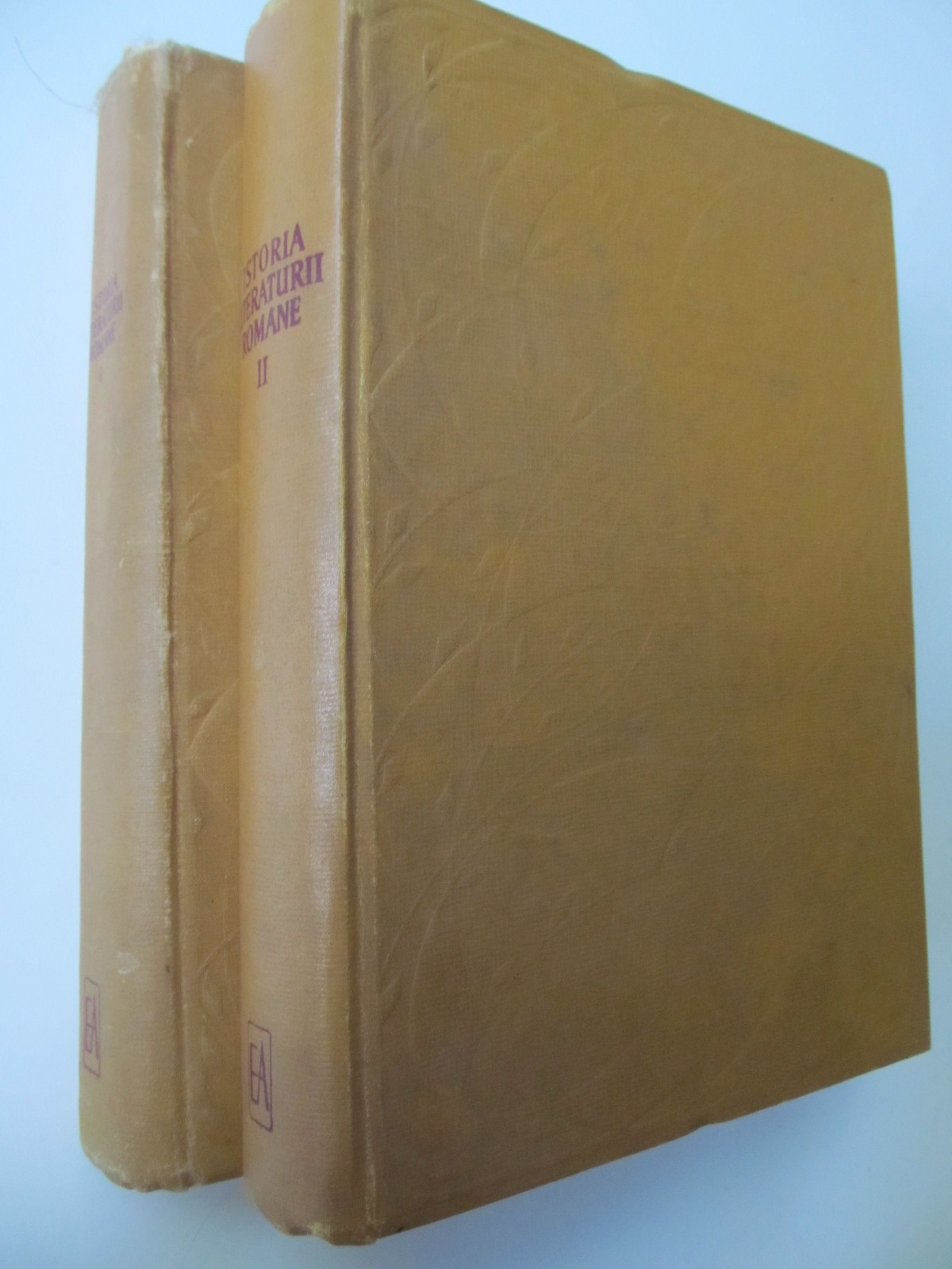 Istoria literaturii romane (2 vol.) - G. Calinescu , Emil Petrovici , Alexandru Philippide , ... | Detalii carte