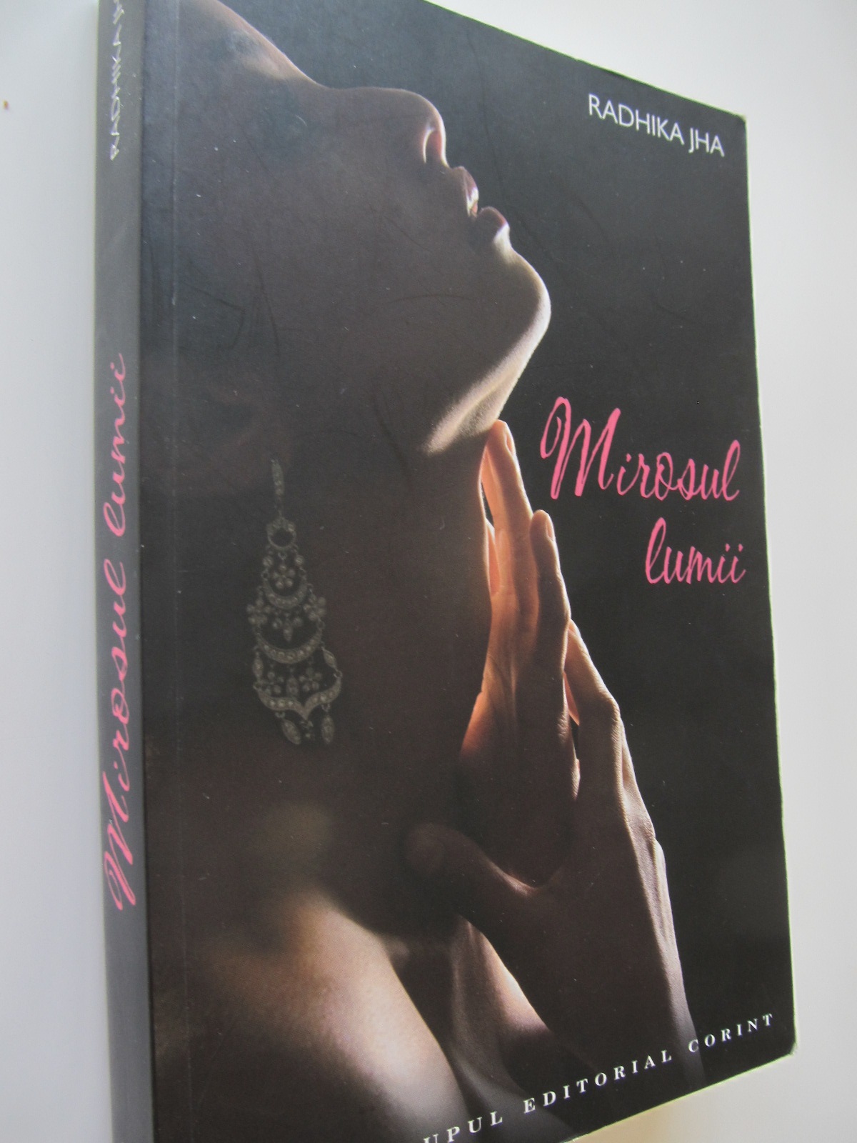 Mirosul lumii - Radhika Jha | Detalii carte