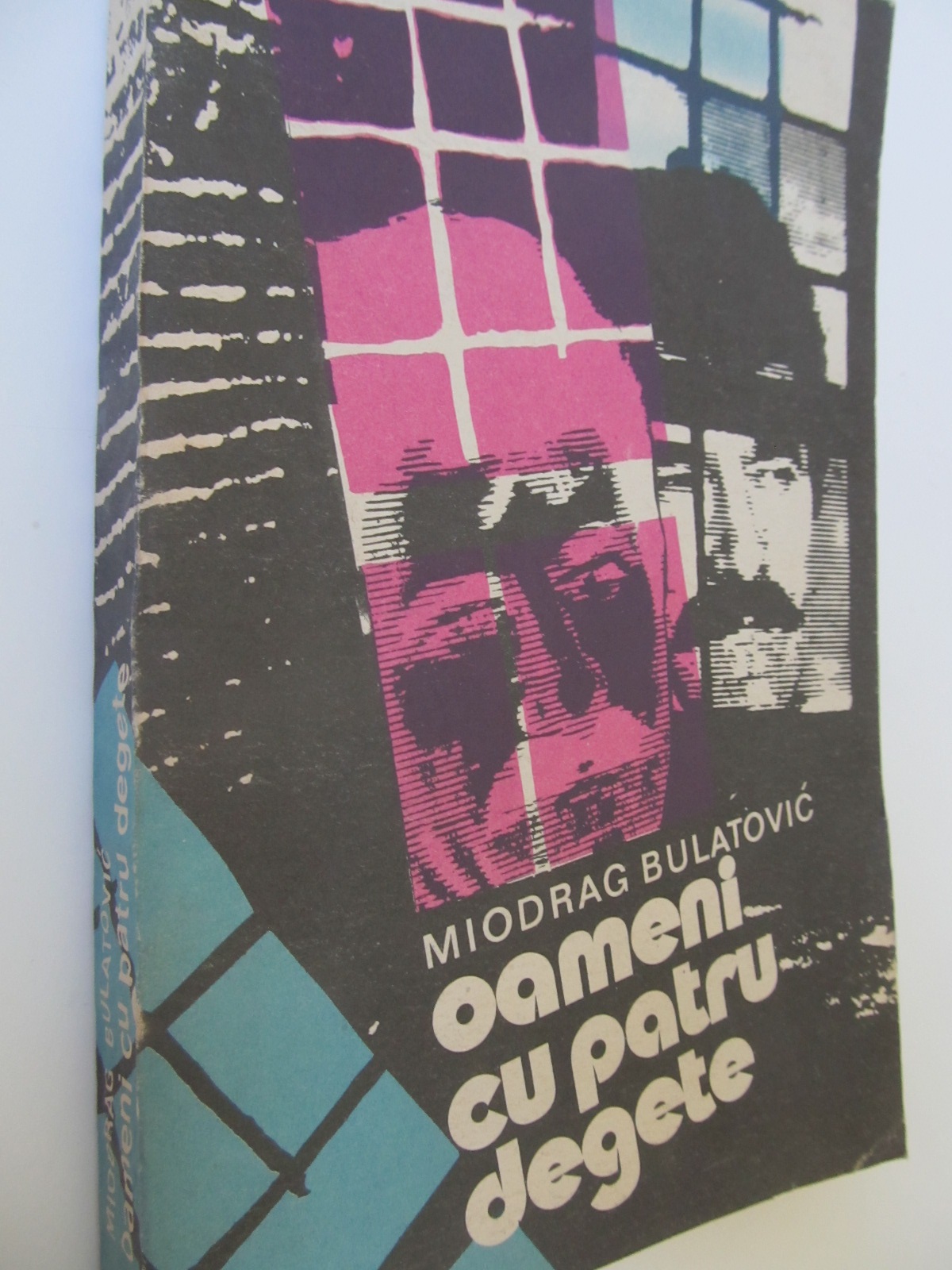 Oameni cu patru degete - Miodrag Bulatovic | Detalii carte