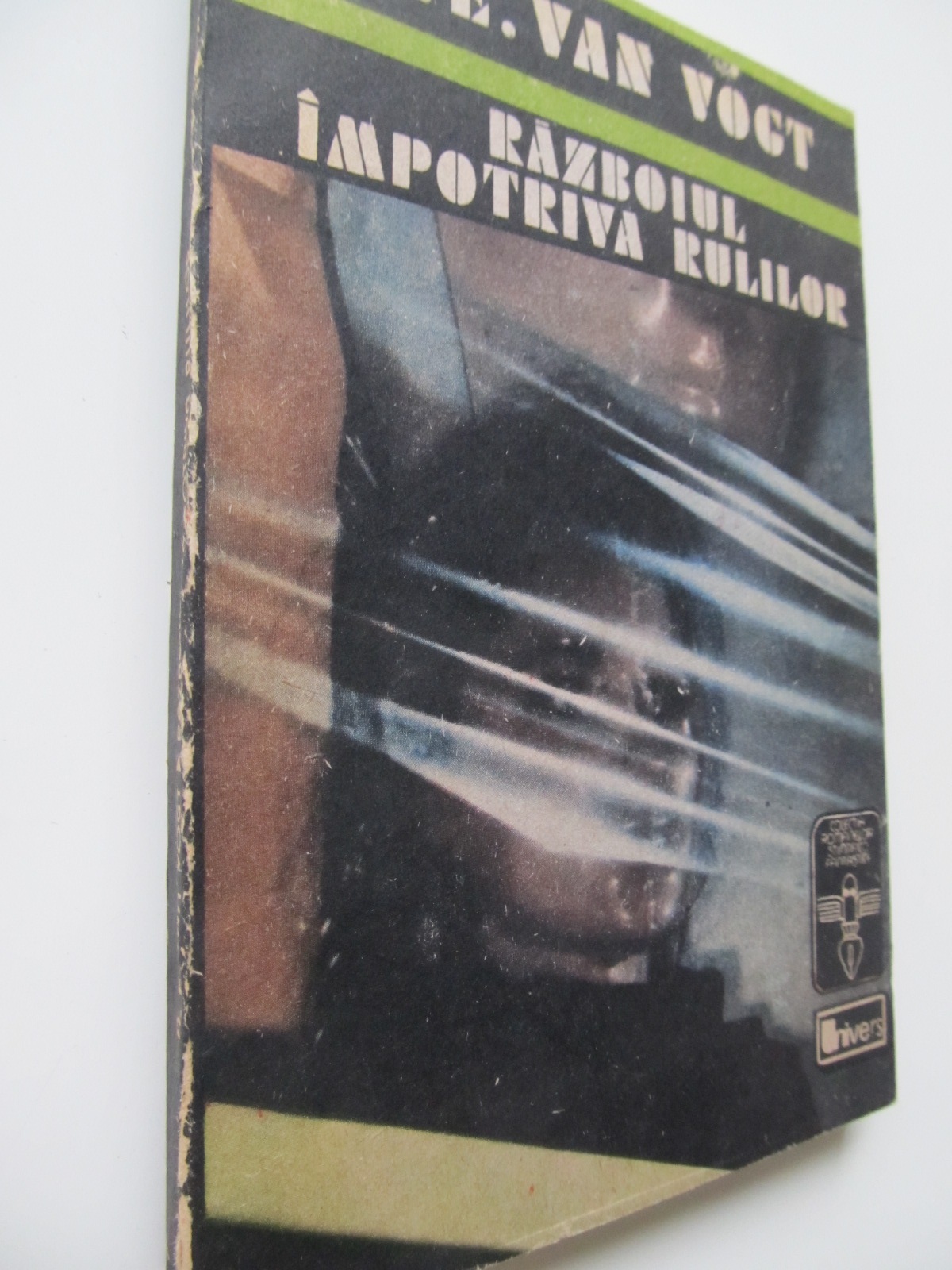 Razboiul impotriva rulilor - A. E. van Vogt | Detalii carte