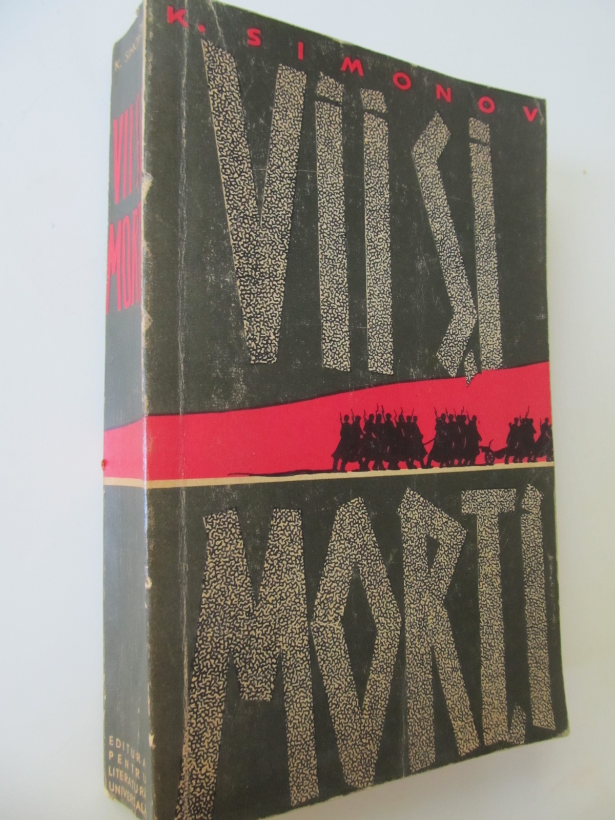 Vii si morti - K. Simonov | Detalii carte